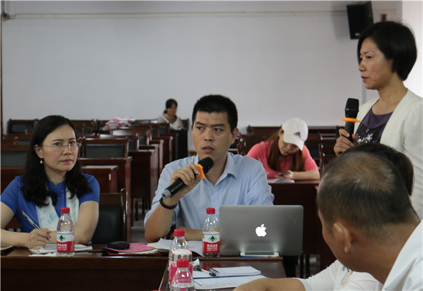 主扒皮师-丞夫绒布背胶厂家薛总