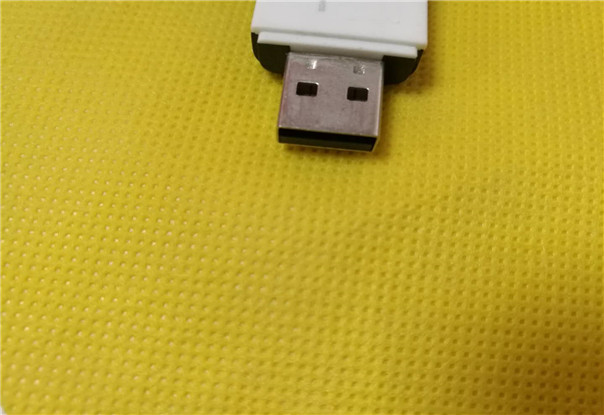 背胶黄色无纺布